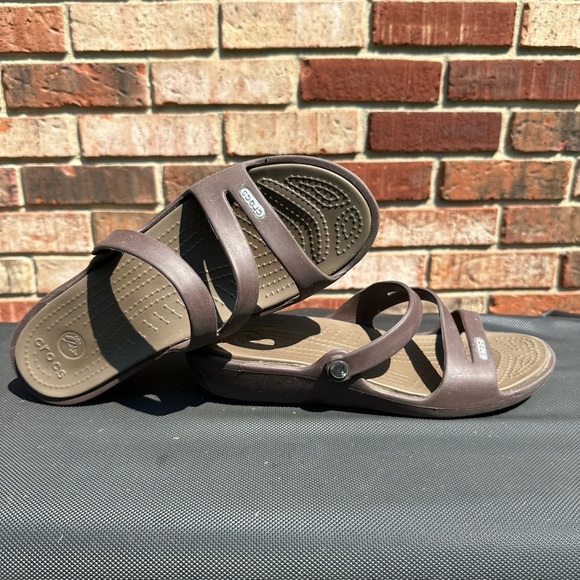 Crocs Brown Patricia Wedge Sandals Women’s 9 Slip On Comfortable Wedge Straps - Picture 2 of 8